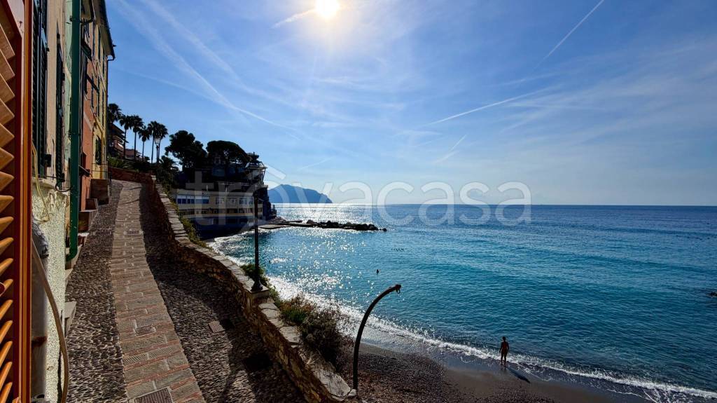 appartamento in vendita a Bogliasco in zona Sessarego