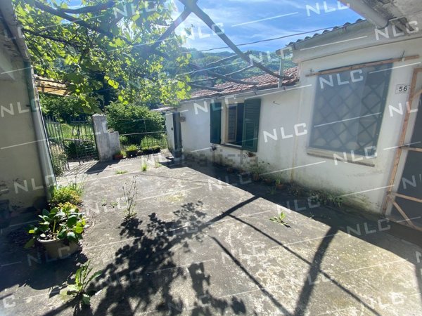 appartamento in vendita a Borzonasca in zona Sopralacroce