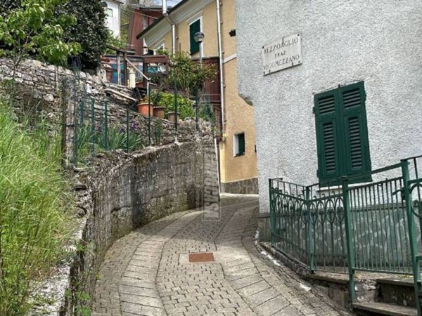 appartamento in vendita a Borzonasca
