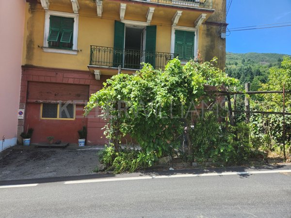 appartamento in vendita a Borzonasca