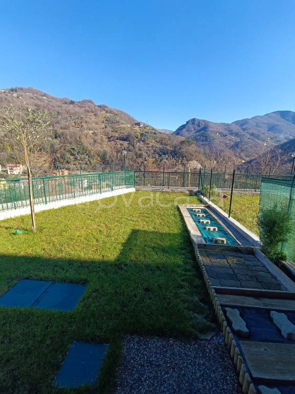 appartamento in vendita a Borzonasca