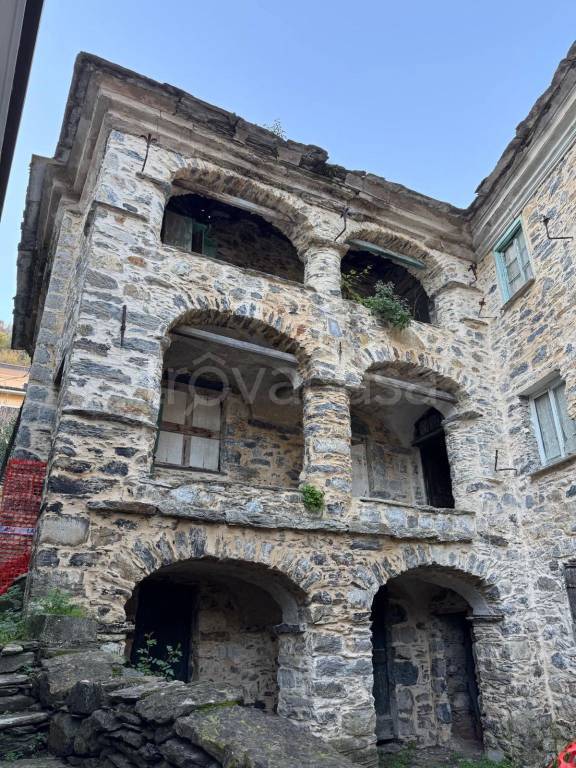 casale in vendita a Borzonasca