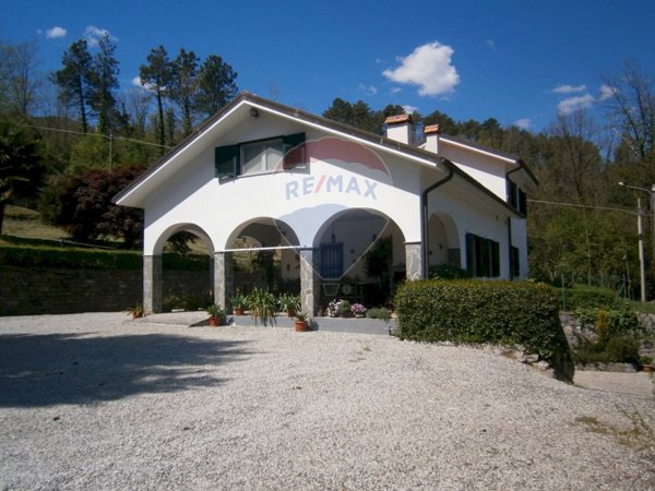 casa indipendente in vendita a Borzonasca