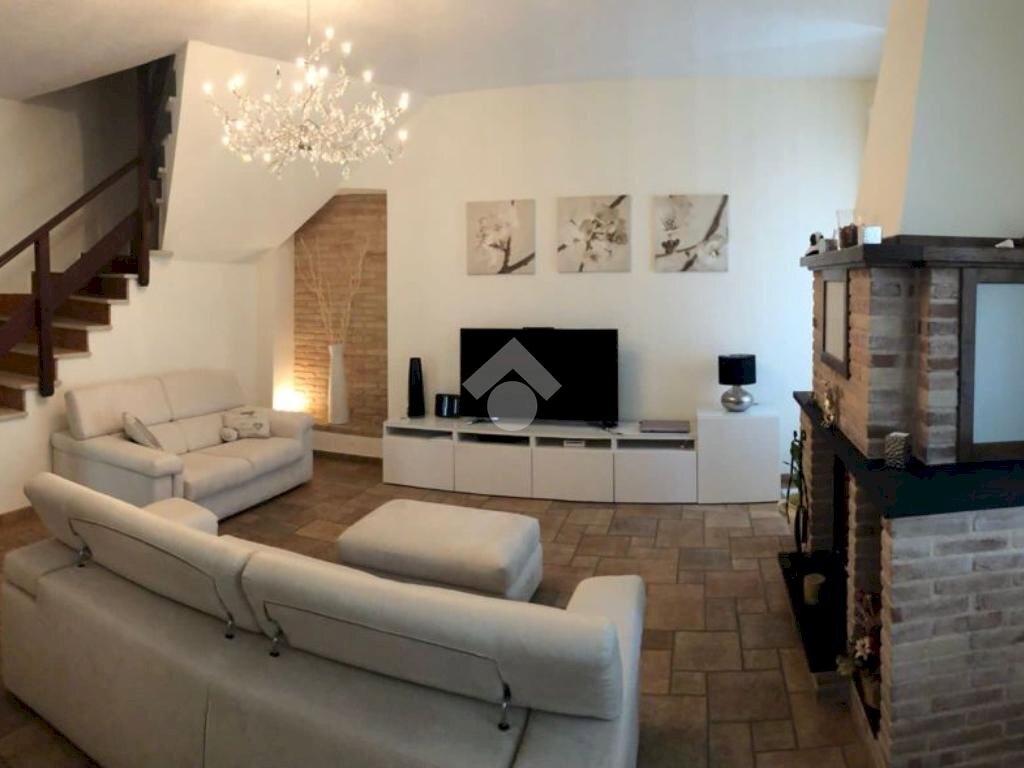 casa indipendente in vendita a Borzonasca