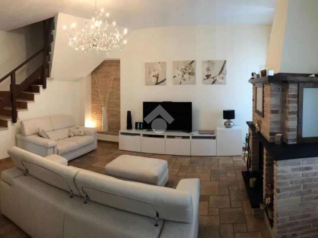 casa indipendente in vendita a Borzonasca