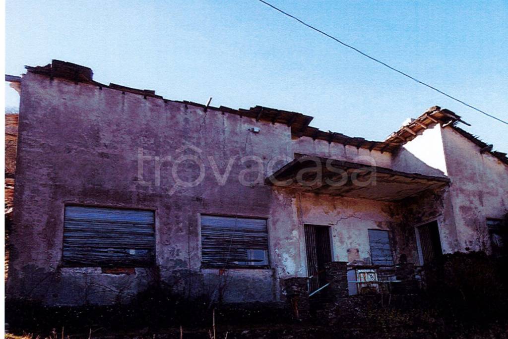 appartamento in vendita a Borzonasca in zona Acero