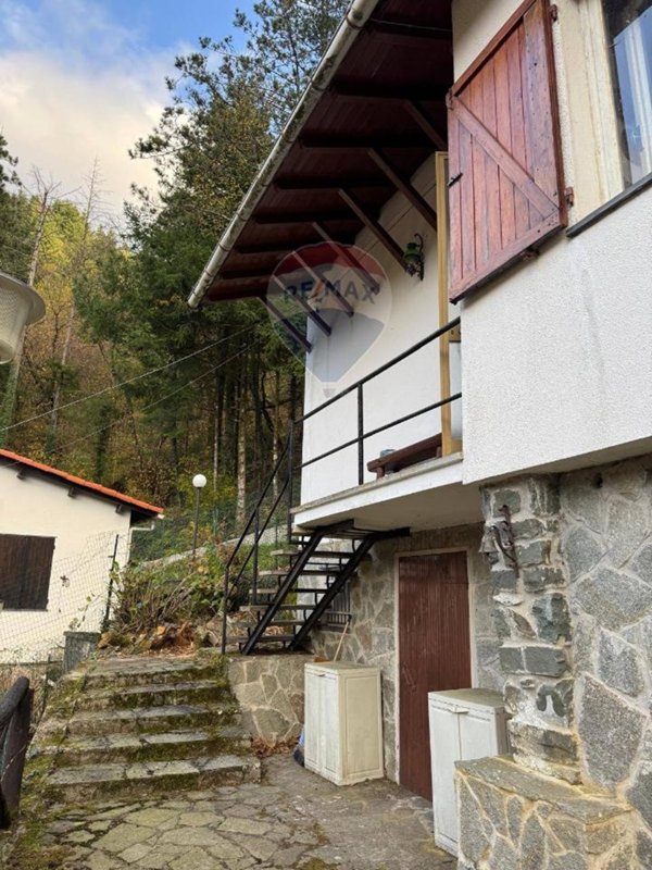 casa indipendente in vendita a Borzonasca in zona Bertigaro