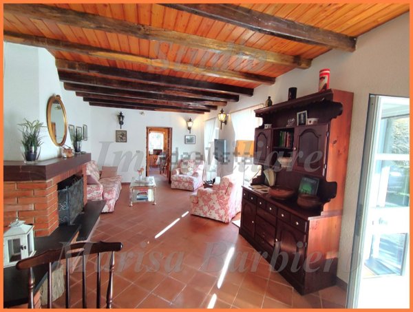 esavano in vendita a Borzonasca