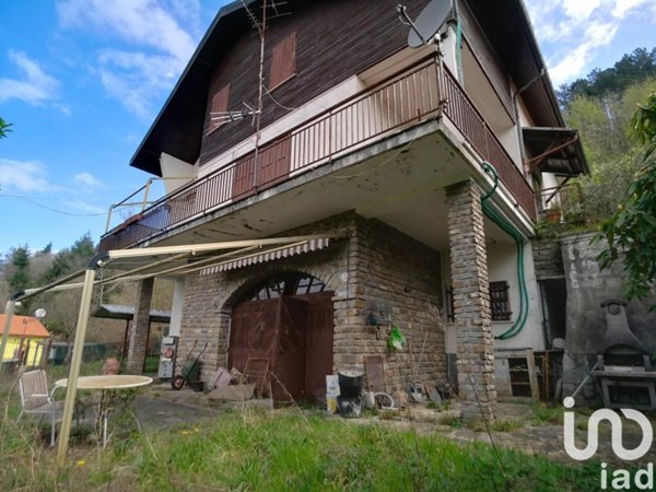 casa indipendente in vendita a Borzonasca