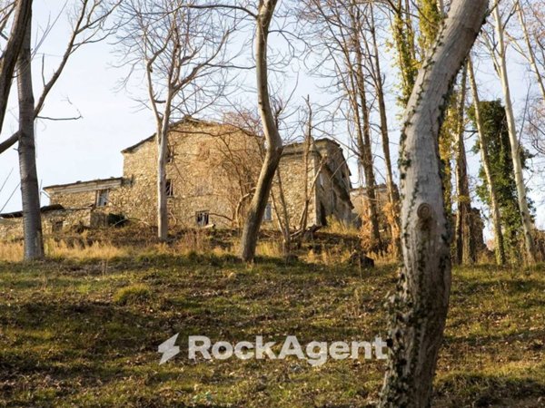 casa indipendente in vendita a Borzonasca