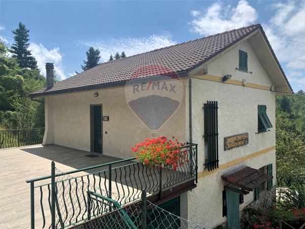 casa indipendente in vendita a Borzonasca