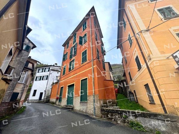 appartamento in vendita a Borzonasca in zona Sopralacroce