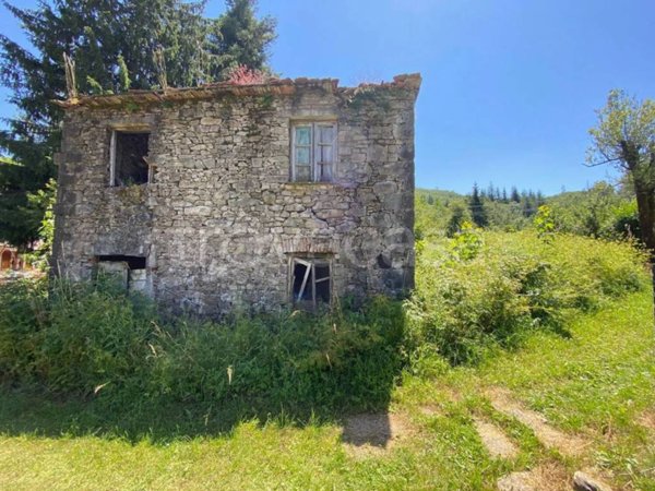 casale in vendita a Borzonasca in zona Giaiette