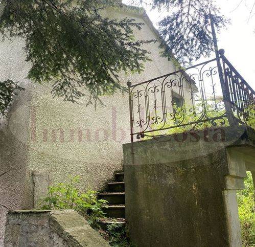 casa semindipendente in vendita a Borzonasca in zona Giaiette