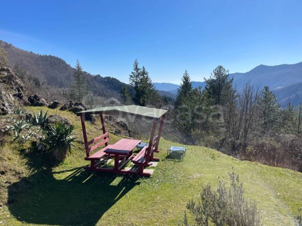 appartamento in vendita a Borzonasca in zona Temossi
