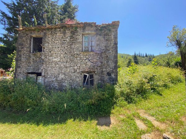 appartamento in vendita a Borzonasca in zona Giaiette