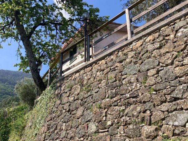 casa indipendente in vendita a Borzonasca