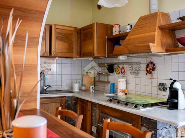 appartamento in vendita a Borzonasca
