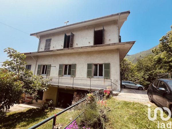 casa indipendente in vendita a Borzonasca