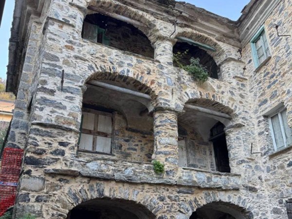 casa indipendente in vendita a Borzonasca