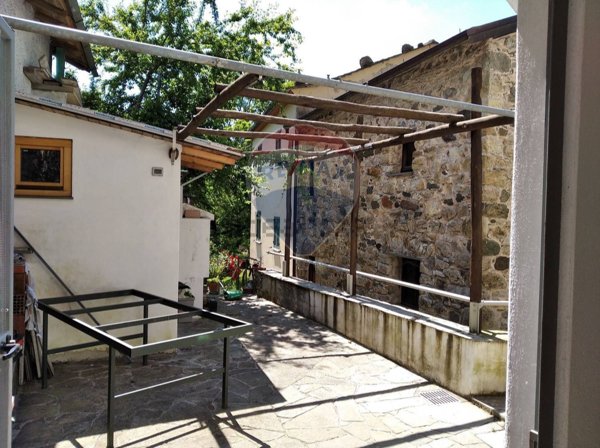 casa semindipendente in vendita a Borzonasca in zona Temossi