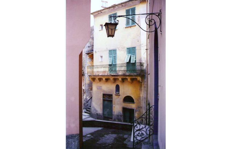 locale commerciale in vendita a Borzonasca