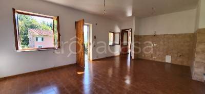 appartamento in vendita a Borzonasca