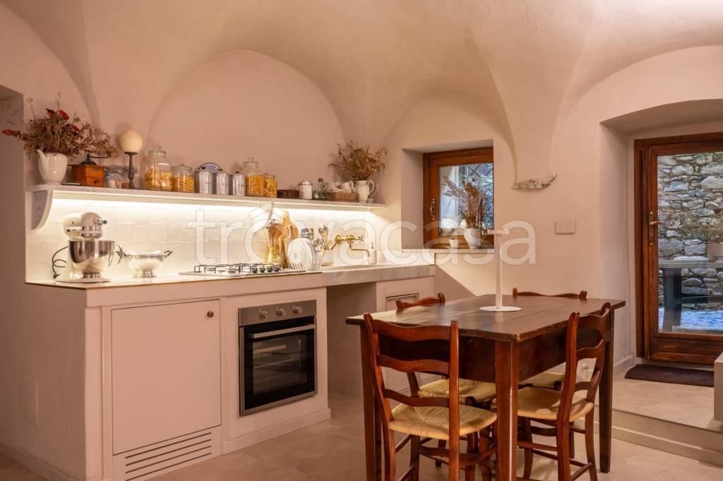 appartamento in vendita a Borzonasca