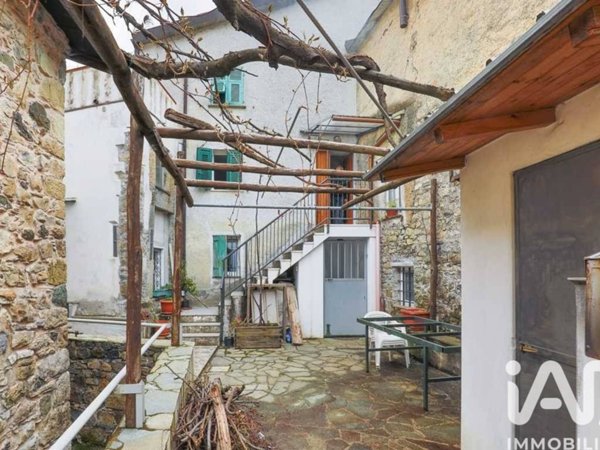 casa indipendente in vendita a Borzonasca in zona Temossi