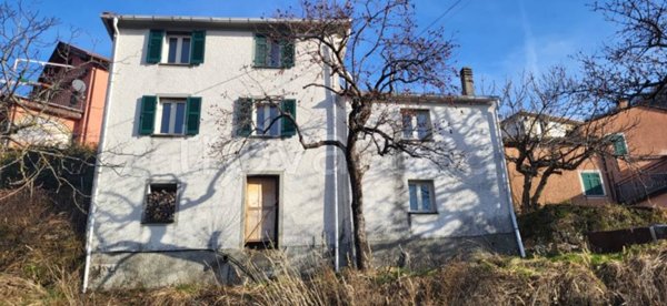 casa indipendente in vendita a Borzonasca
