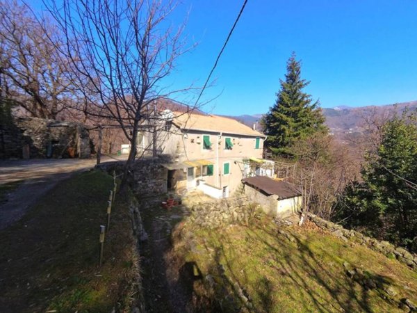 casa indipendente in vendita a Borzonasca in zona Belpiano
