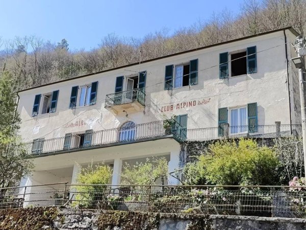 casa indipendente in vendita a Borzonasca