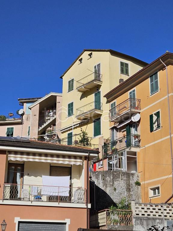 appartamento in vendita a Borzonasca