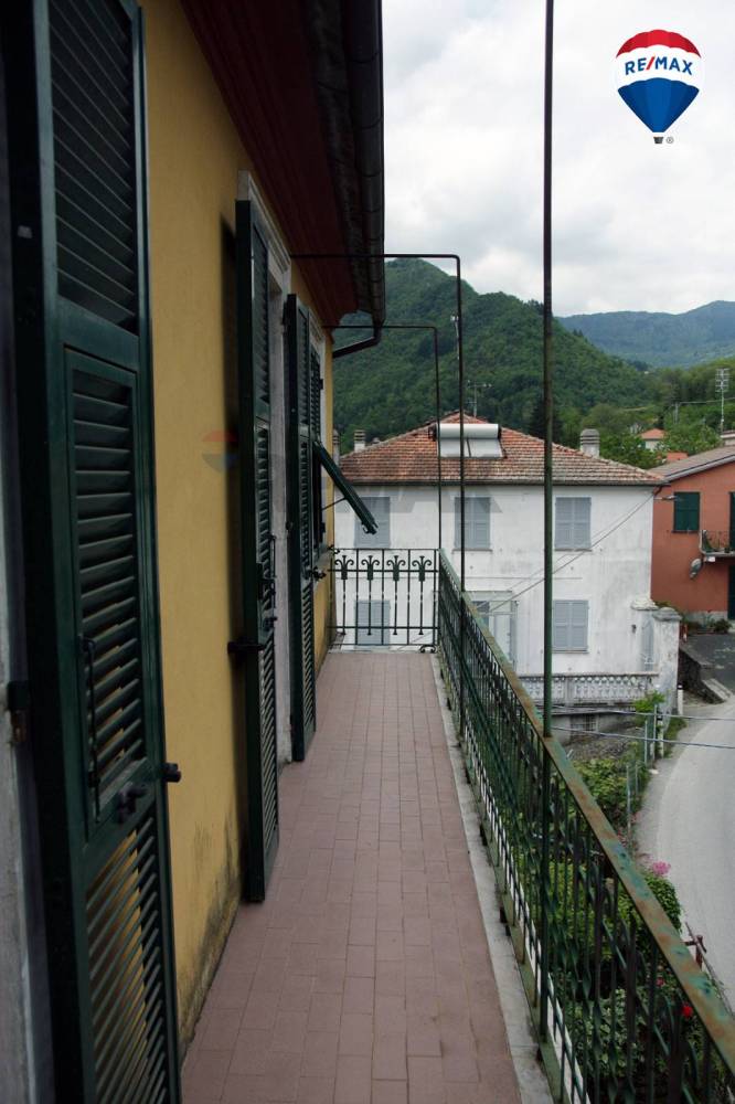 casa indipendente in vendita a Borzonasca in zona Brizzolara