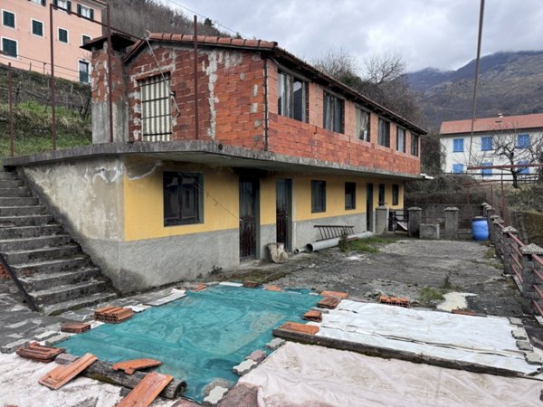 casa indipendente in vendita a Borzonasca in zona Sopralacroce