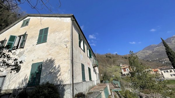 casa indipendente in vendita a Borzonasca in zona Sopralacroce