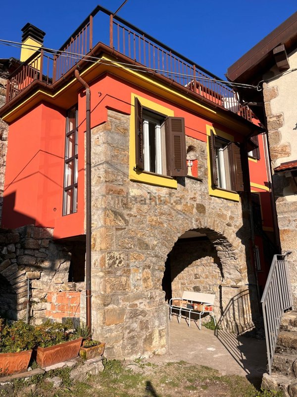 appartamento in vendita a Borzonasca in zona Bertigaro