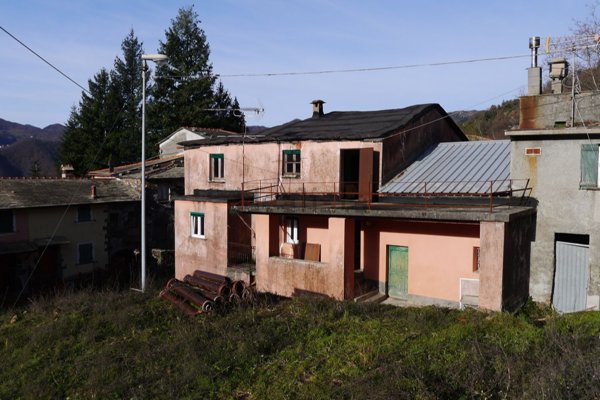 casa indipendente in vendita a Borzonasca