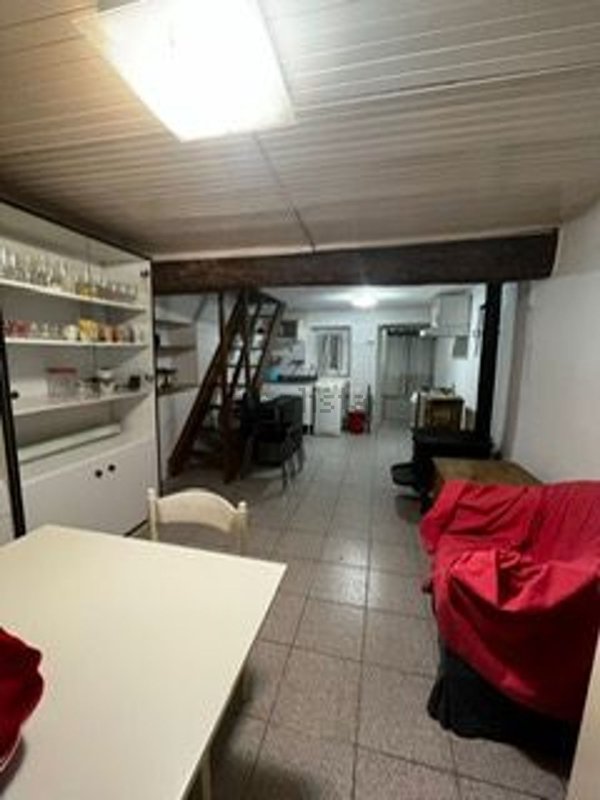 esavano in vendita a Borzonasca in zona Belpiano