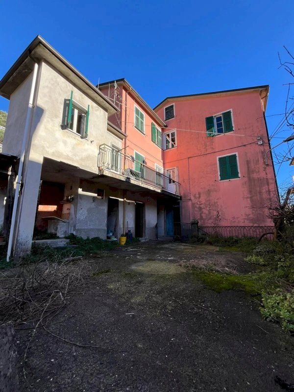 casa indipendente in vendita a Borzonasca in zona Brizzolara