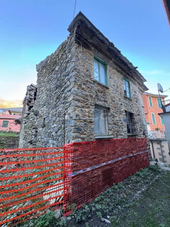 casa indipendente in vendita a Borzonasca