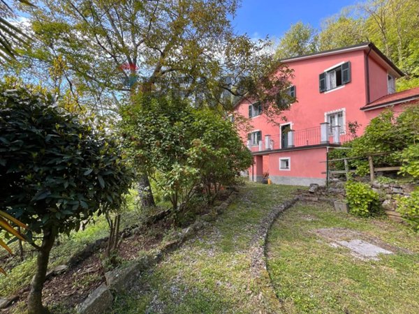 casa indipendente in vendita a Borzonasca in zona Temossi