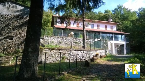 casa indipendente in vendita a Borzonasca in zona Temossi