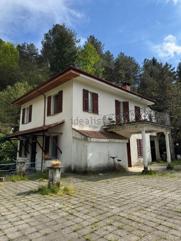 casa indipendente in vendita a Borzonasca in zona Sopralacroce