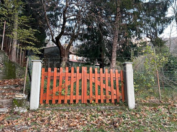 casa indipendente in vendita a Borzonasca in zona Temossi