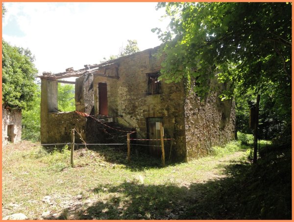 appartamento in vendita a Borzonasca in zona Brizzolara