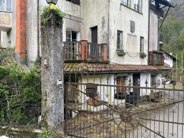casale in vendita a Borzonasca