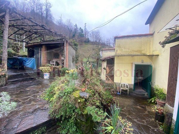 casa indipendente in vendita a Borzonasca in zona Brizzolara