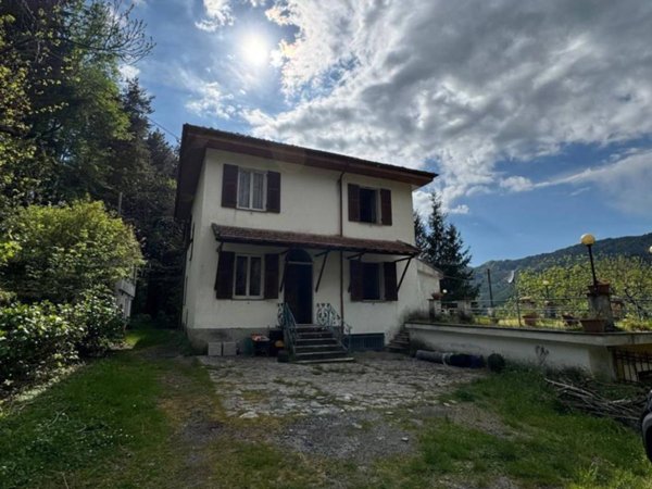 casa indipendente in vendita a Borzonasca in zona Temossi