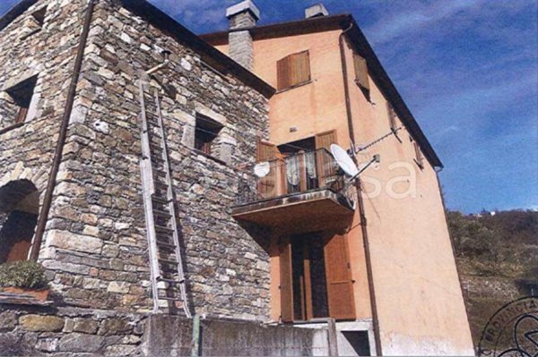 casa indipendente in vendita a Borzonasca in zona Caregli